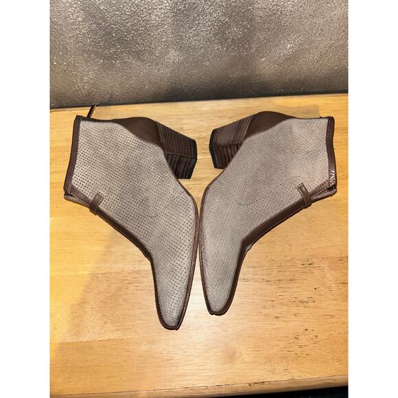 Aquatalia Marvin K Boho Hippie Stacked Heel Perforated Leather Ankle Boots - Picture 3 of 9